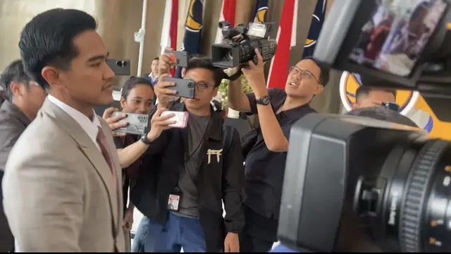 Ketua Umum Partai Soilsaritas Indonesia (PSI) Kaesang Pangarep tiba di kantor Partai Nasdem. (Dito).