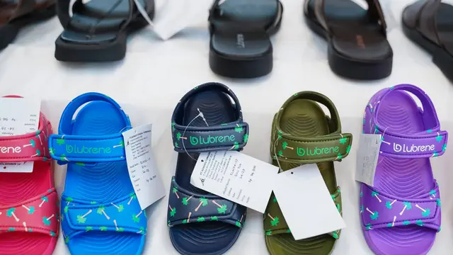 4 Tips Pilih Sandal agar Tetap Nyaman Berjalan