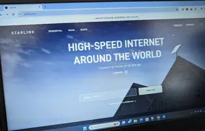 Starlink Hadir di Indonesia: Berapa Harga dan Kecepatan Internet yang Ditawarkan? (Liputan6.com/ Yuslianson)