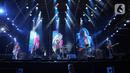 Penampilan band Sheila On 7 dalam konser Sheila on 7 yang bertajuk 'Tunggu Aku di Jakarta' di kawasan JIExpo Kemayoran, Jakarta Pusat, Sabtu, (28/1/2023). Dalam penampilannya mereka membawakan sejumlah lagu hits seperti Film Favorit, Seberapa Pantas, Dan. (Liputan6.com/Faizal Fanani)