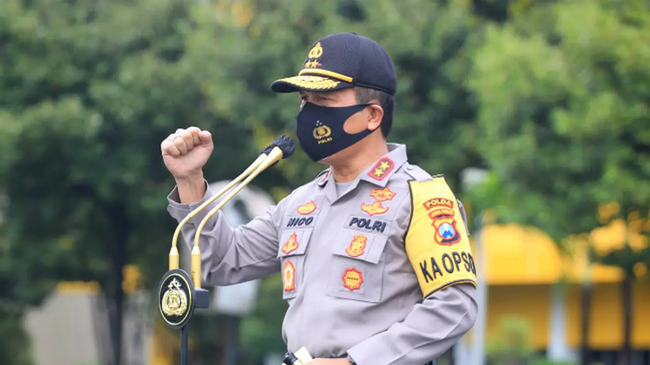 Kapolda Jatim Irjen Pol Nico Afinta saat apel pergeseran personel BKO PAM TPS dalam rangka PAM pemungutan suara Pilkada Serentak 2020. (Foto: Dok Istimewa)
