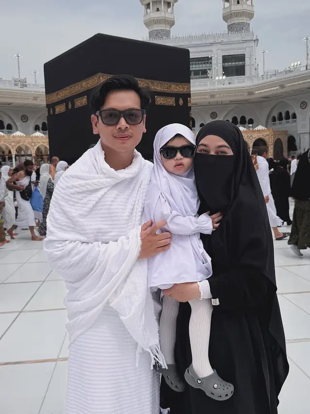 Potret 10 Artis Umrah di Awal Ramadhan 2025, Jalani Puasa Pertama di Makkah