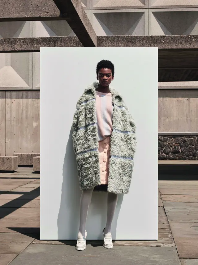 Koleksi modern penuh pernyataan dari Bottega Veneta