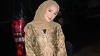 Meskipun sudah menjadi ibu, Yasmine tidak hanya sekali ini tampil berhijab. Dia sering membagikan potretnya dengan hijab, terutama dalam momen puasa dan perayaan lebaran. (Liputan6.com/IG/@yxsmine.ow)