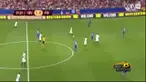 Sevilla sukses meraih modal berharga usai menggasak Fiorentina dengan skor telak 3-0 pada pertandingan leg pertama Liga Europa yang belangsung di Estadio Ramon Sanchez Pizjuan, Jumat (8/5/2015)
