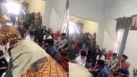 Momen Anak di Tulang Bawang Menikah di Depan Jenazah Orang Tua