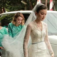 Kimberly Ryder menikah dengan Edward Akbar secara tertutup (Adrian Putra/Bintang.com)