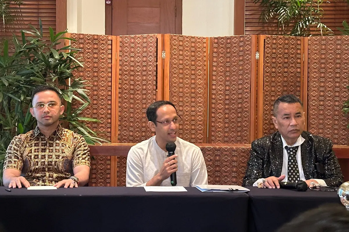 Mantan Menteri Pendidikan, Kebudayaan, Riset dan Teknologi (Mendikbud Ristek) Nadiem Makarim, konferensi pers di kawasan Jakarta Selatan, Selasa (10/6/2025). (Liputan6.com/Nanda Perdana Putra)