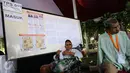 Penyandang disabilitas mengikuti simulasi Pemungutan Suara di Pulau Pramuka, Kepulauan Seribu, Jakarta, Sabtu (4/2). Simulasi dilakukan demi menjaga ke utuhan prosedur yang ditentukan KPU RI. (Liputan6.com/Helmi Afandi)