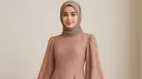 7 Model Gamis A-Line Brokat dengan Lengan Balon, Cocok untuk Segala Acara di 2025