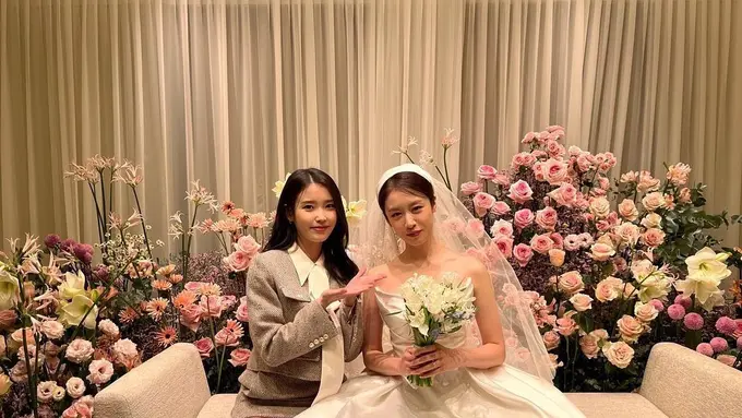 Penampakan Tiara Cantik dari IU untuk Jiyeon T-ara Sebagai Hadiah Pernikahan