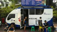 Padahal sudah ada 2 truk pelayanan SIM online di depan Hotel Pullman dan Mandarin, Jakarta yang siap melayani masyarakat.