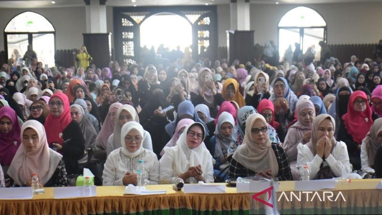 Ribuan Warga Padati Masjid Agung Baiturrahman dalam Acara Spesial Navigasi Iman di Gorontalo