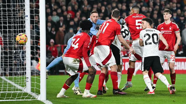 Foto: Nottingham Forest Benar-Benar Merepotkan, Liverpool Selamat dari Kekalahan