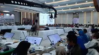 Suasana rapat pleno rekapitulasi suara di KPU, Senin (20/5/2019) malam. (Liputan6.com/Yopi Makdori)