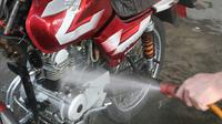Cuci motor (Foto: motorcyclevalley).