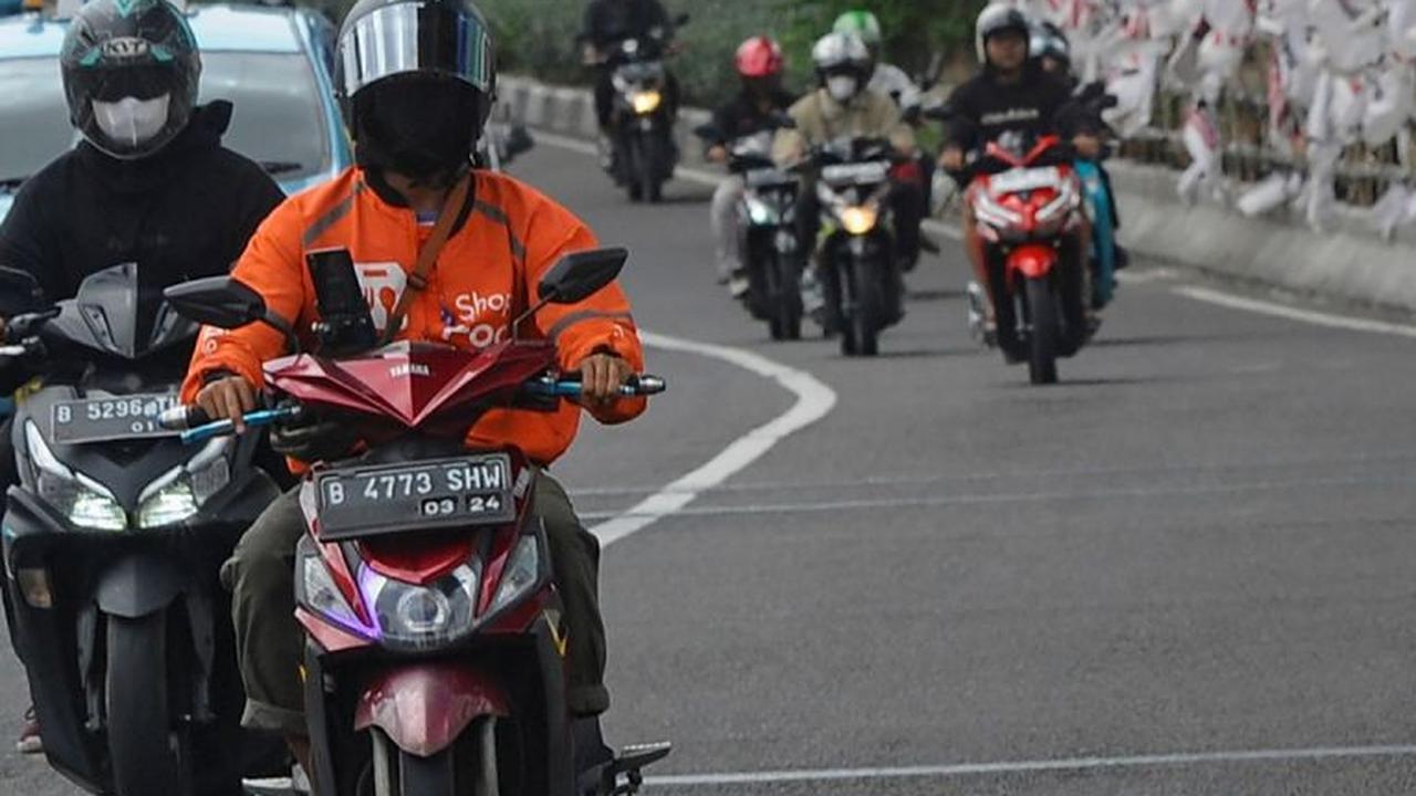 Polisi Minta Partai Politik Perhatikan Keamanan Pemasangan APK di Jalan Layang
