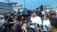 Presiden Joko Widodo (Jokowi) menghadiri acara Deklarasi Pengemudi Truk Sebagai Pelopor Keselamatan di Jakarta International Container Terminal (JICT), Jakarta.Dok Merdeka.com