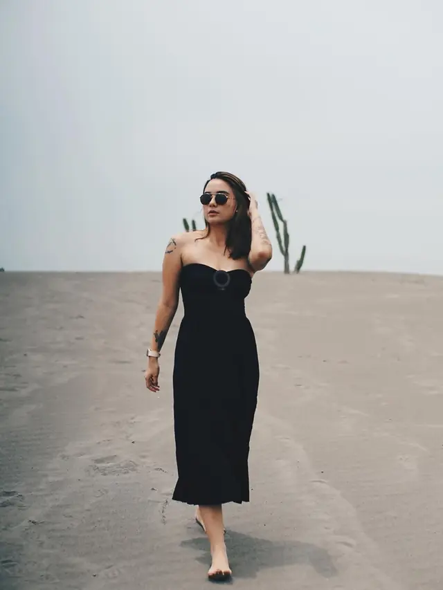 FOTO: Pesona Demi Langston Tampil Dalam Dress Ini Makin Menawan