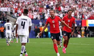 Harry Kane merayakan gol kedua yang dicetaknya untuk Timnas Inggris dalam pertandingan Grup L Piala Dunia 2026 melawan Panama di Stadion MetLife, Minggu (28/6/2026). (Mattia Ozbot/Getty Images/AFP)

Kredit foto: Mattia Ozbot / Getty Images North America / Getty Images via AFP.