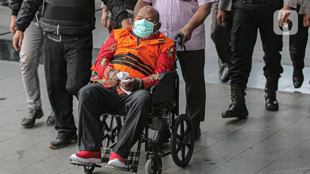 Gubernur Papua Lukas Enembe Jalani Pemeriksaan Perdana Pasca Ditahan