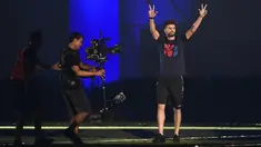 Gerard Pique mendapatkan teror keras dari fans Madrid saat mengikuti latihan bersama timnas Spanyol