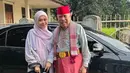 Sinetron tersebut juga dibintangi oleh Latief Sitepu. Dengan latar belakang kampung yang asri dan budaya dangdut yang kental, cerita ini menyajikan suasana yang dekat dengan kehidupan masyarakat Indonesia, khususnya para pecinta musik dangdut. Sejak diumumkan akan menemani selama Ramadan, sinetron Romansa Kampung Dangdut sudah mendapat banyak dukungan dari para penggemar Lesti dan Rizky Billar. (Liputan6.com/IG/@lestikejora)