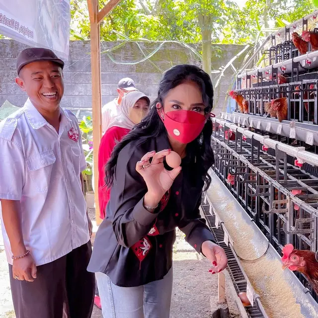 6 Potret Krisdayanti Kunjugan Kerja ke Berbagai Daerah, Tuai Pujian