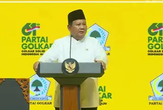 Presiden Prabowo Subianto saat berpidato saat acara puncak HUT ke-61 Golkar di Istora Senayan Jakarta, Jumat (5/12/2025) (Istimewa)