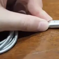 Produsen elektronik di New York membuat chargeran unik dan canggih yang menggunakan unsur magnet di dalamnya.