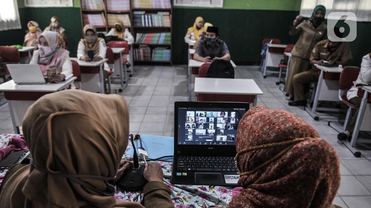 Hari Pertama Tahun Ajaran Baru 2020 di Tengah Pandemi