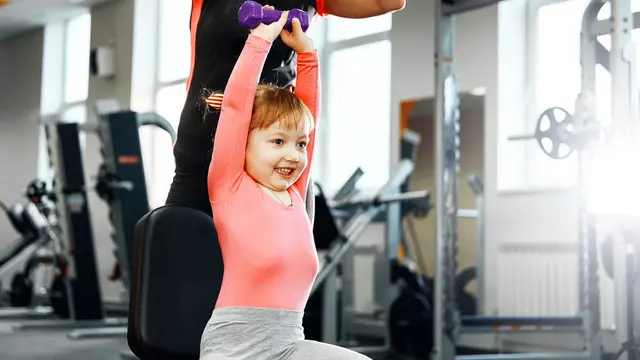 Umur Berapa Anak Boleh Nge-gym? (Denis Val/Shutterstock)