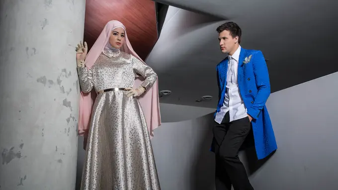 [Bintang] Risty Tagor dan Stuart Collin