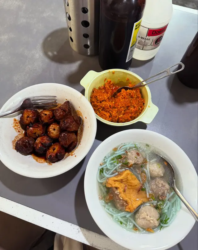 Lanjut Makan Bakso Bakar