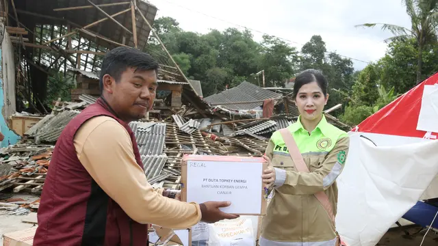 Sosialita cantik Novita Emilda berikan bantuan (Istimewa)