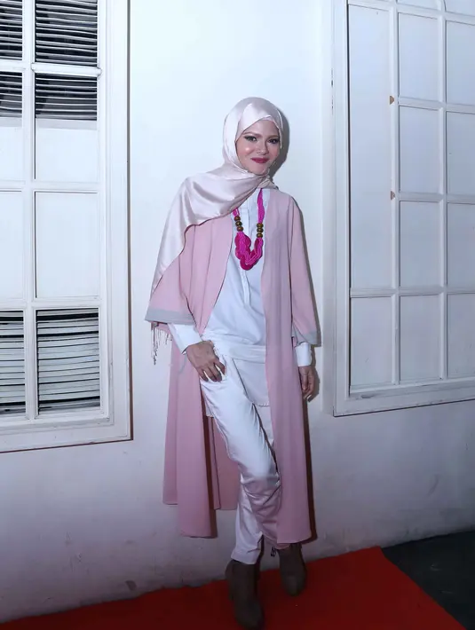 Ditemui di kawasan SCBD, Jakarta Selatan, Kamis (21/1/2016), Terry mengaku trauma dengan kejadian yang menimpanya tersebut. Terlebih ini adalah pertama kalinya Terry merasakan yang namanya disatroni maling. (Nurwahyunan/Bintang.com)