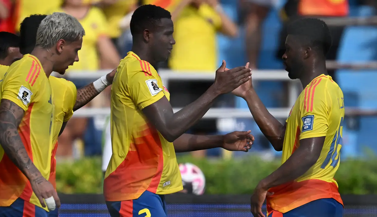 Gol Yerson Mosquera pada menit ke-25 membuka keunggulan Kolombia. (Raul ARBOLEDA/AFP)
