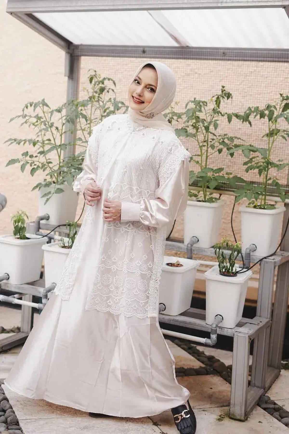 7 Potret Artis Berhijab Keturunan Pakistan, Punya Aura Perempuan Arab