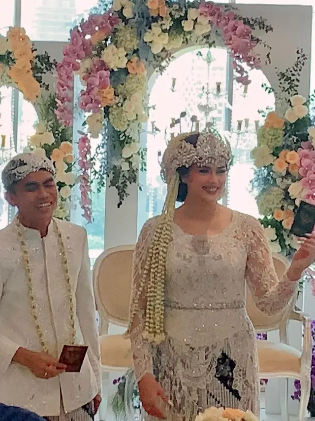 7 Momen Pernikahan Catherine Wilson dan Idham Masse, Mas Kawin Emas 100 Gram