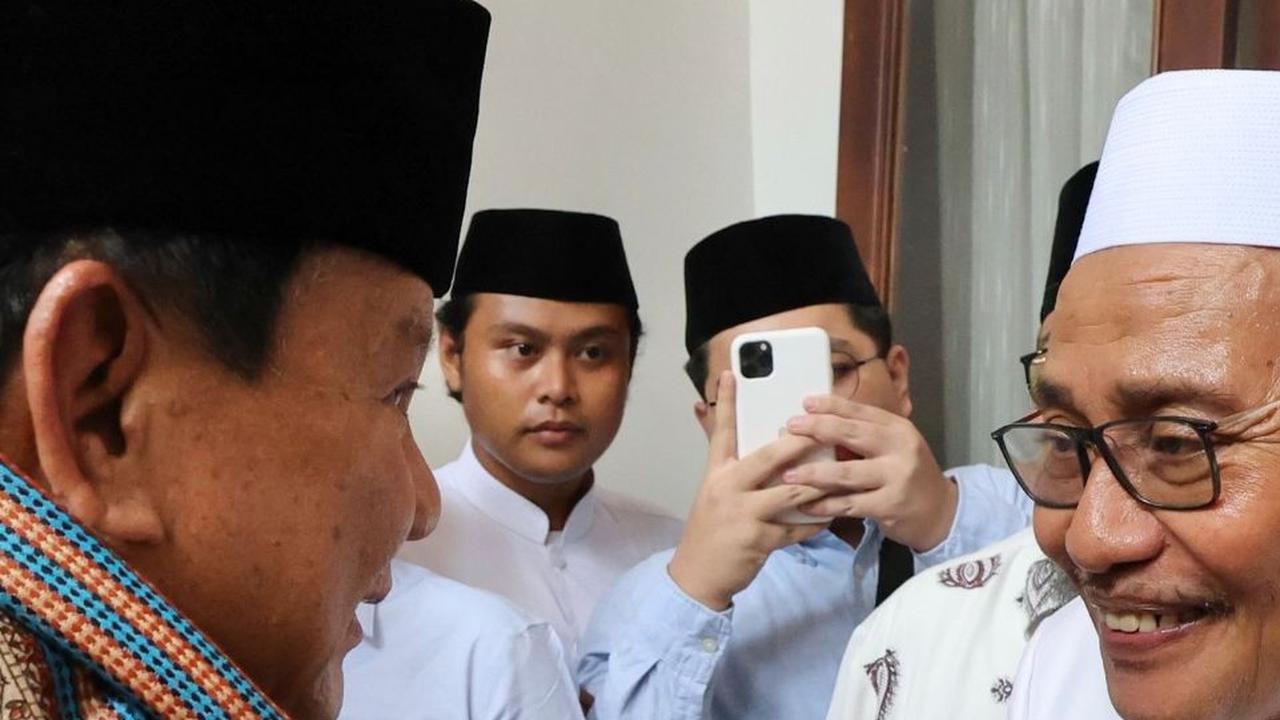 Prabowo Dinobatkan Sebagai Sahabat Santri Indonesia
