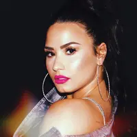 Demi Lovato memamerkan tato barunya lewat sosial media yakni Instagram. (instagram/ddlovato)