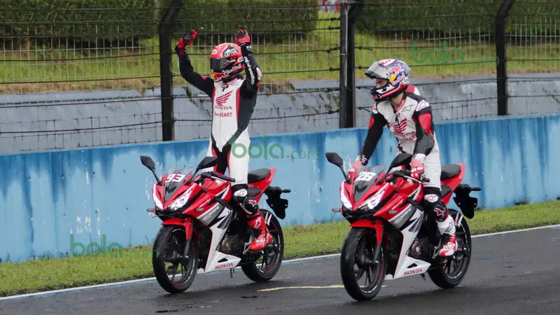 Aksi Marc Marquez dan Dani Pedrosa di Sirkuit Sentul