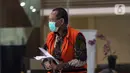 Mantan Sekretaris MA Nurhadi usai menjalani pemeriksaan lanjutan di Gedung KPK, Jakarta, Rabu (26/8/2020). Nurhadi diperiksa untuk penyidikan dugaan penerimaan suap dan gratifikasi yang mencapai Rp 46 miliar dalam pengurusan perkara di Mahkamah Agung (MA). (Liputan6.com/Helmi Fithriansyah)