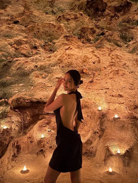 [Instagram/anyageraldine]