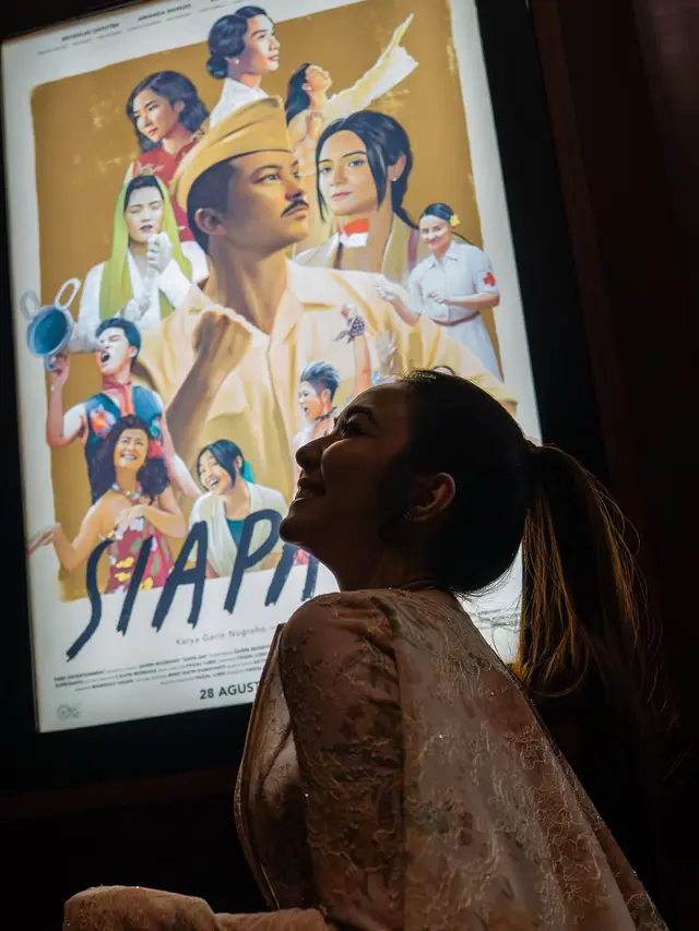 Potret Mesra Gisella Anastasia di Premiere Film 'Siapa Dia', Cinta Brian Setia Mendampingi