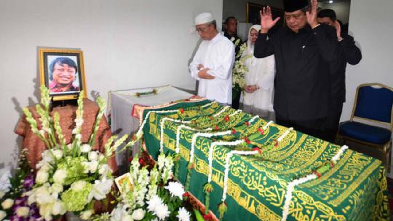 Presiden SBY  melayat  jenazah Wamen ESDM  Widjajono 