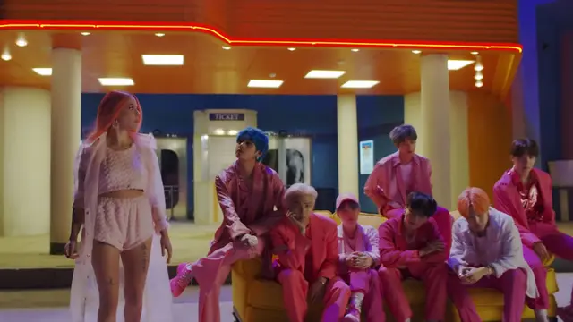 BTS berkolaborasi dengan Halsey dalam Boy With Luv (YouTube/ ibighit)