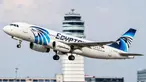 Penerbangan EgyptAir dilaporkan hilang antara Paris dan Kairo, Kamis (19/5). Pesawat Airbus A320 dengan 66 orang di dalamnya itu hilang dari radar pada pukul 02:30 waktu Kairo (00:30 GMT). (Reuters/ Thomas Ranner)