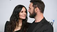 Courteney Cox Putus dari Johnny McDaid Usai 10 Tahun Pacaran
