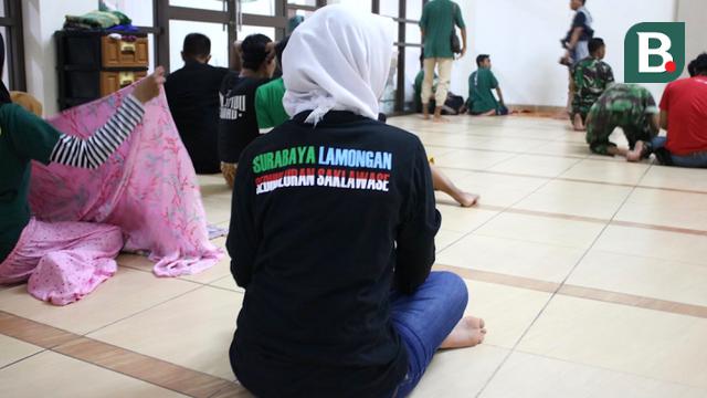 Suporter Persebaya dan Persela Lamongan